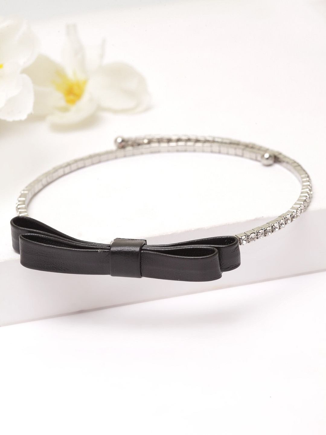 

AVANT-GARDE PARIS Rhodium Plated Black Silver-Toned Bow Crystal-Studded Necklace