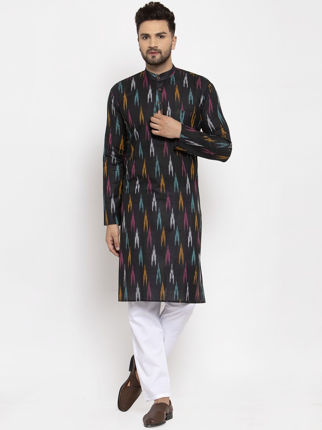 

Jompers Men Black & White Woven Design Pure Cotton Kurta with Pyjamas
