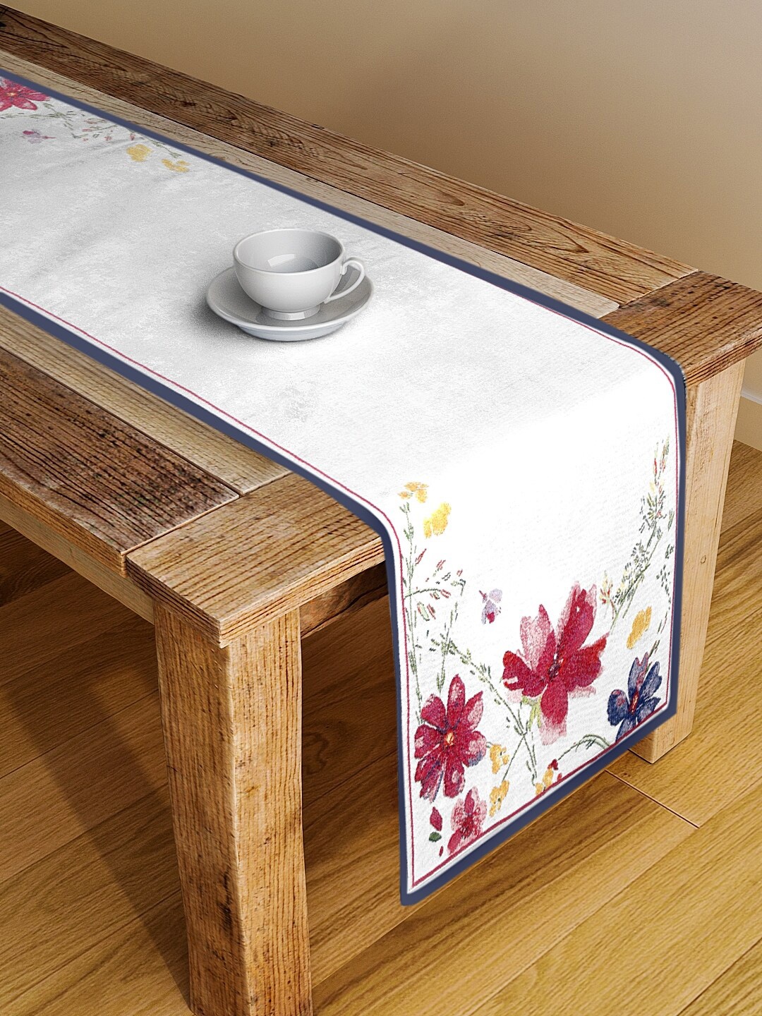

KLOTTHE White & Red Woven Design Table Runner