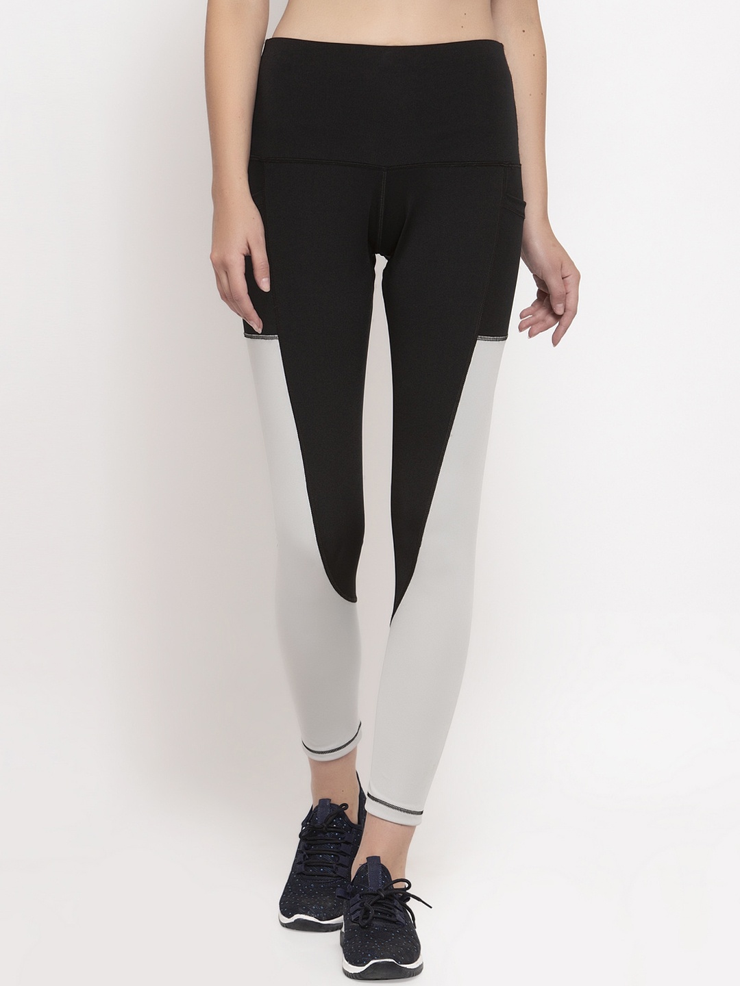 

CUKOO Women Grey & Black Colourblocked Tights