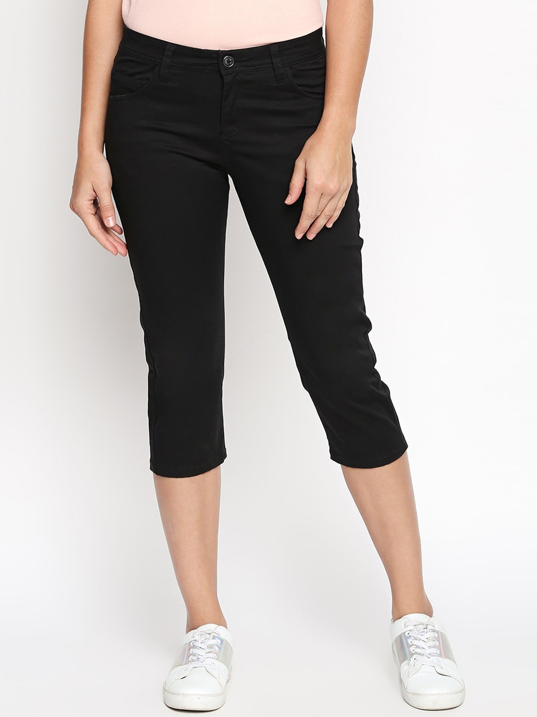 

Honey by Pantaloons Women Black Solid Slim-Fit Capris