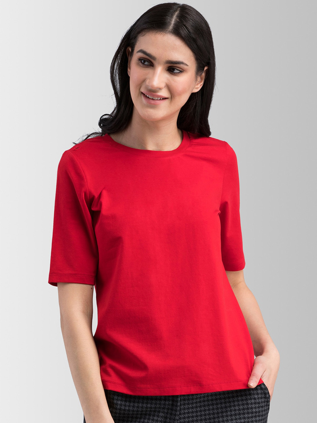 

FableStreet Women Red Solid Round Neck T-shirt