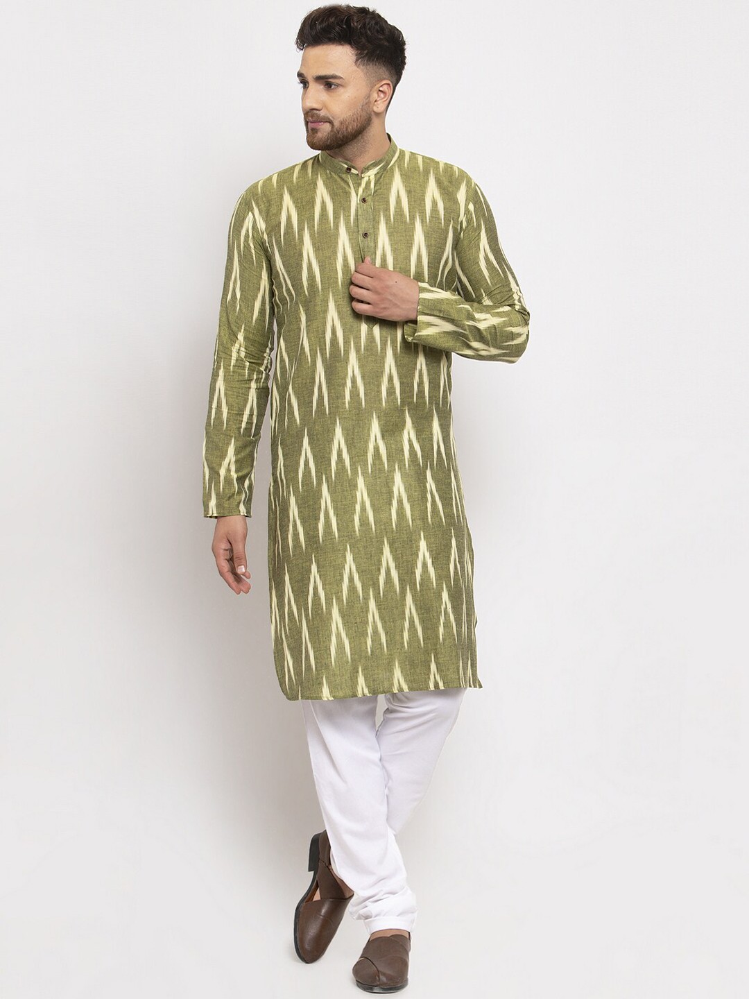 

Jompers Men Green & White Printed Kurta with Pyjamas
