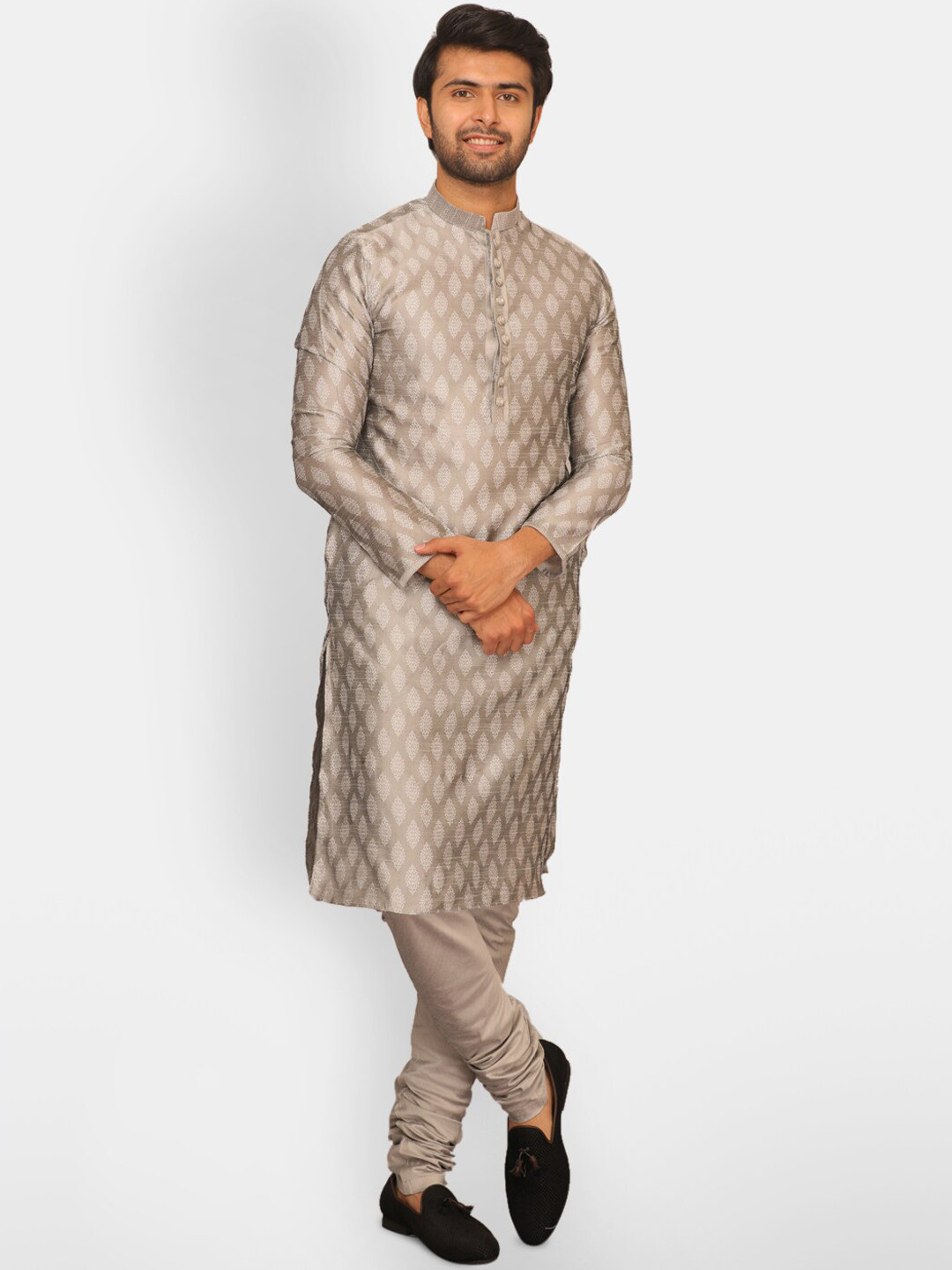 

Manyavar Men Silver-Coloured & White Self Design Kurta with Pyjamas