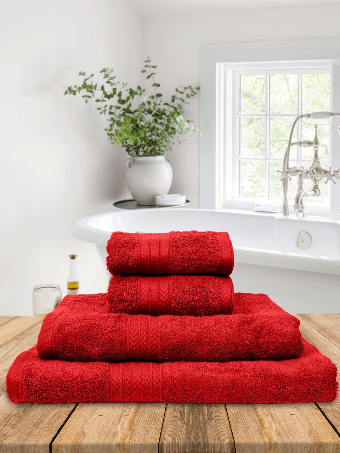 

BOMBAY DYEING Set Of 4 Red Solid 550 GSM Tulip Towels
