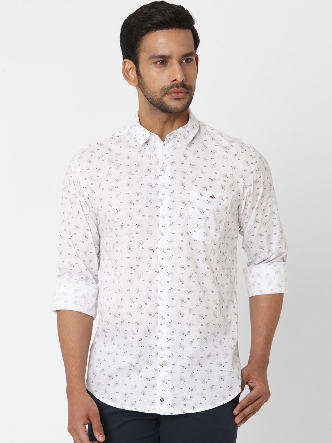 

Mufti Men White Slim Fit Printed Pure Cotton Casual Shirt