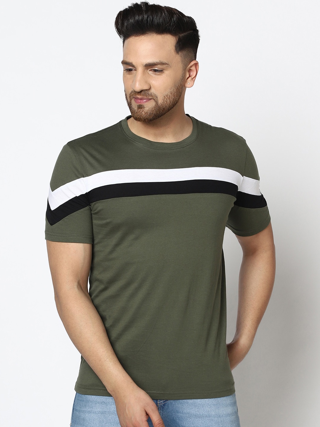 

GESPO Men Olive Green Striped Round Neck T-shirt