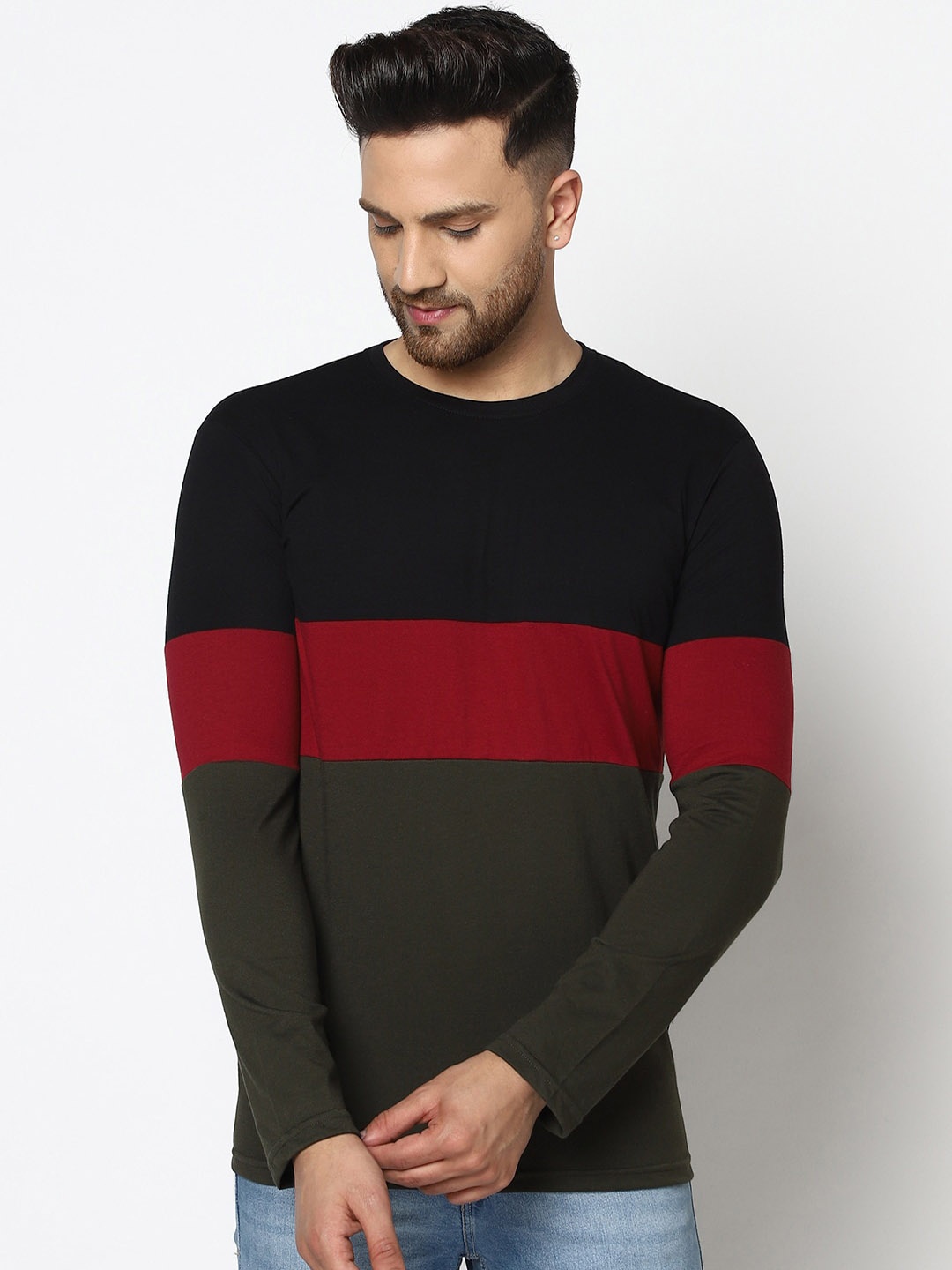 

GESPO Men Red & Black Colourblocked Round Neck T-shirt
