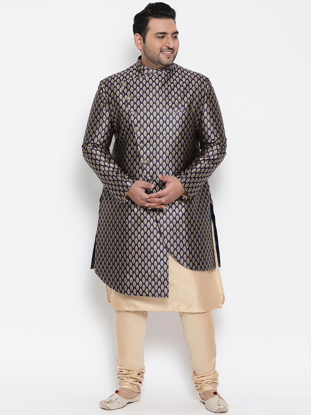 

KISAH PLUS Men Printed Indowestern Sherwani Set, Beige
