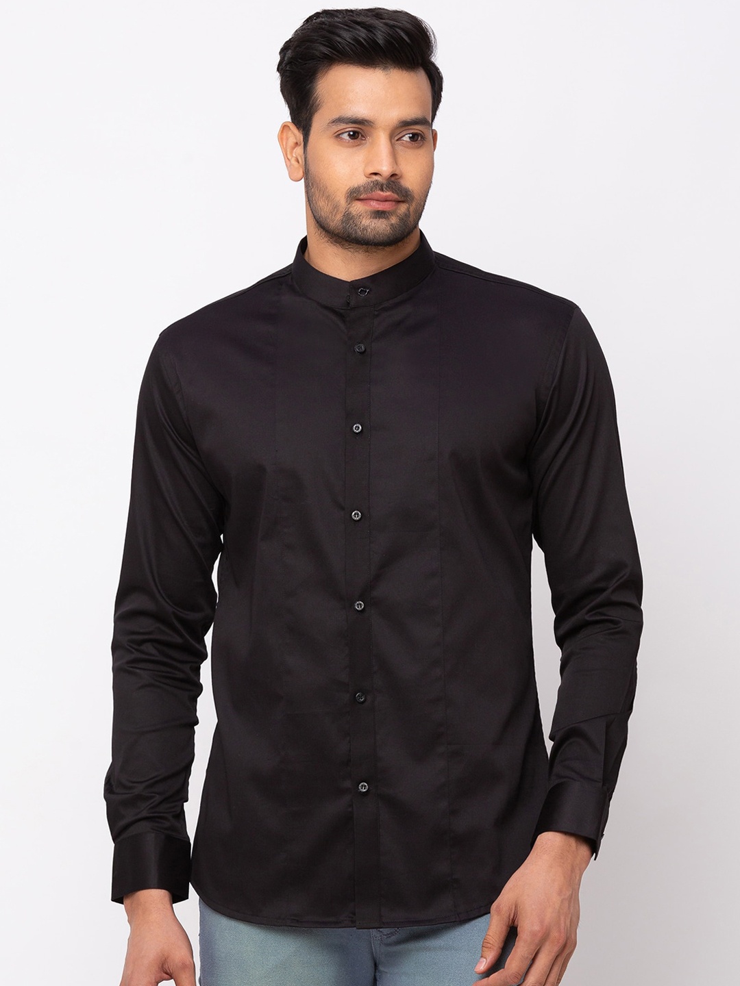 

mode de base Men Black Slim Fit Solid Casual Shirt