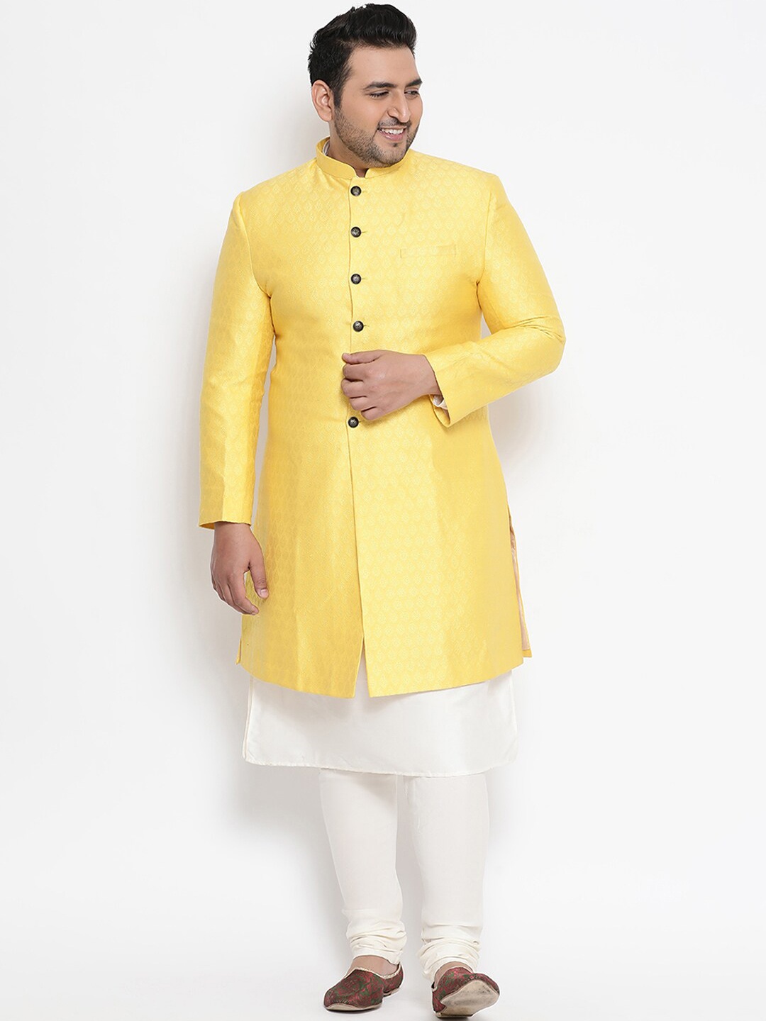 KISAH PLUS Men Solid Indowestern Sherwani Set, Yellow