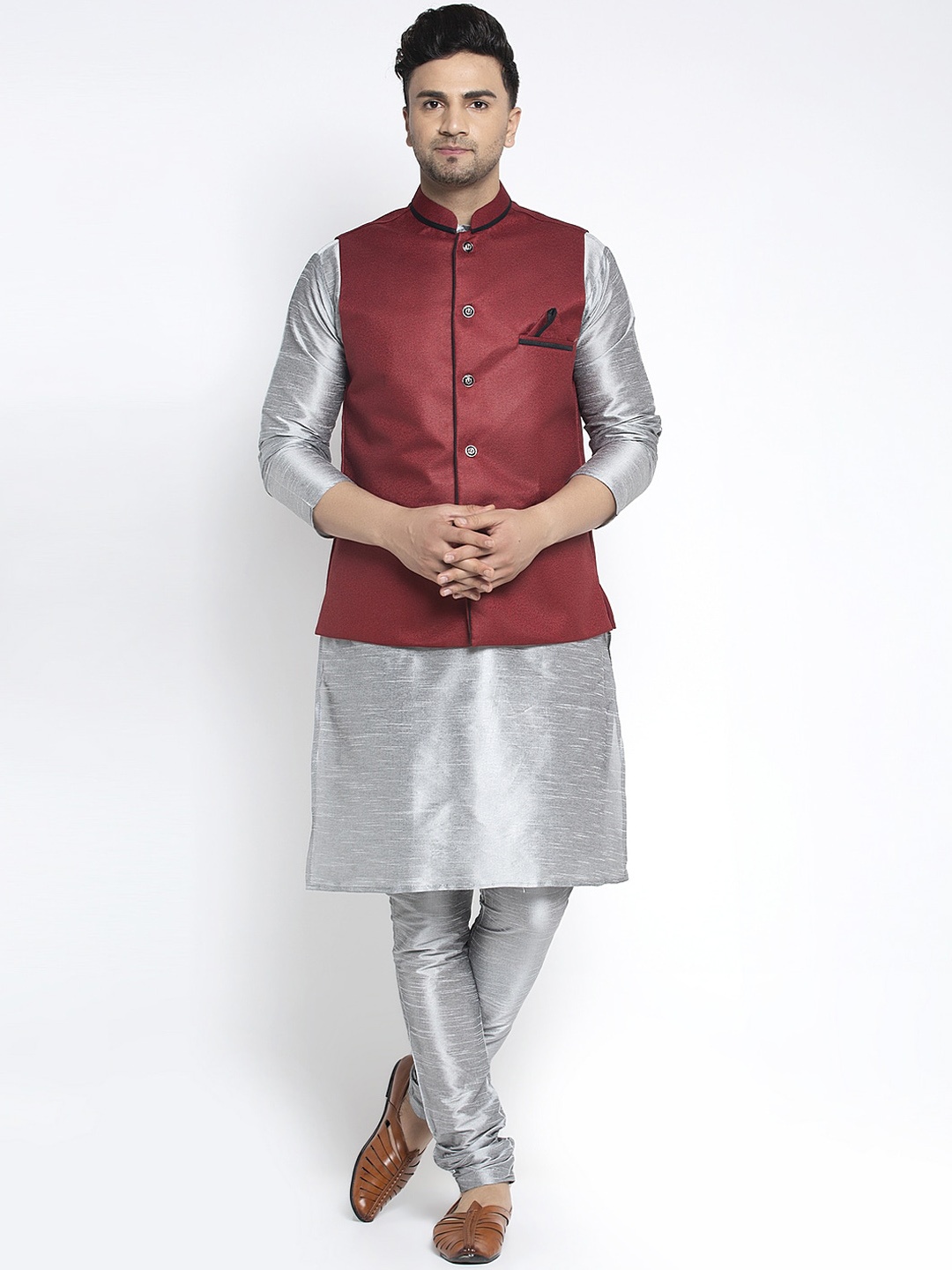 Benstoke Men Silver-Toned Solid Kurta with Churidar and Nehru jacket