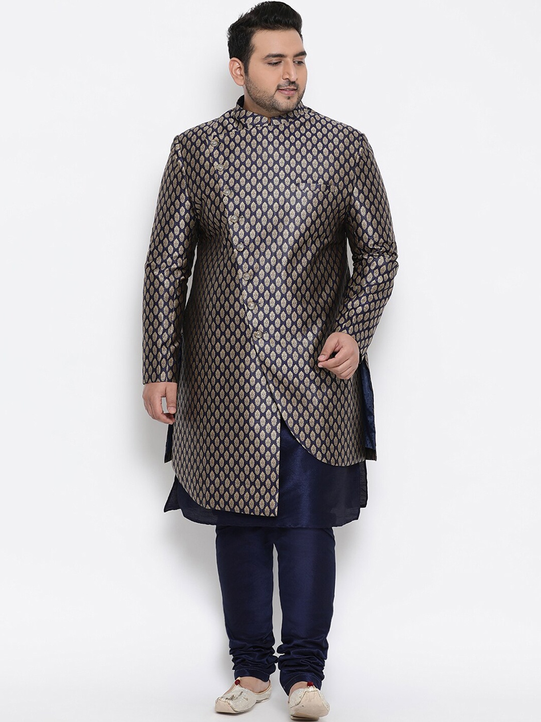 

KISAH PLUS Men Printed Indowestern Sherwani Set, Beige