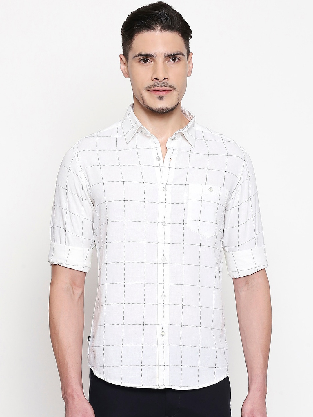

Mufti Men Off-White & Black Slim Fit Checked Casual Shirt
