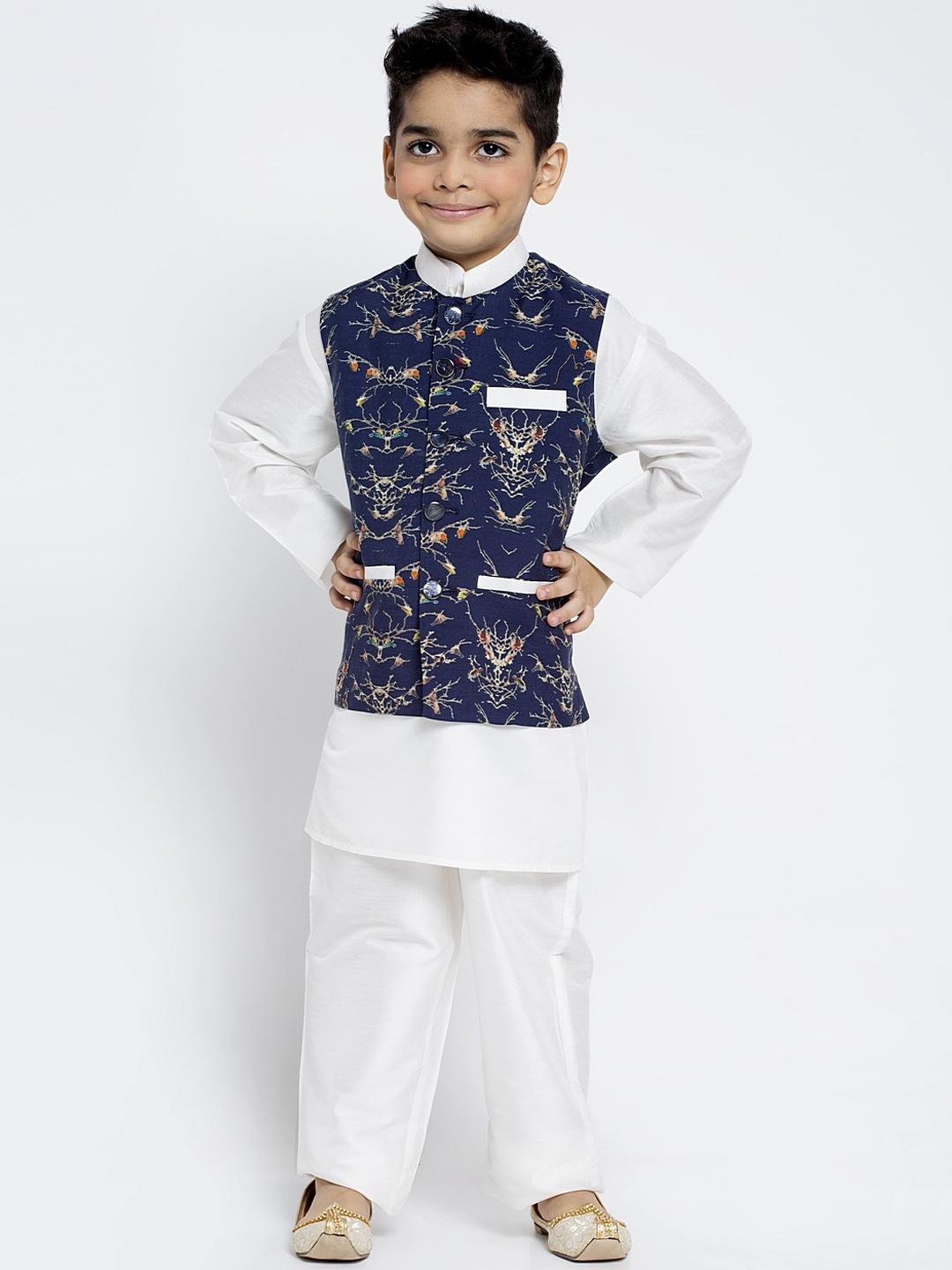 

MAXENCE Boys White Solid Kurta with Pyjamas and Jacket