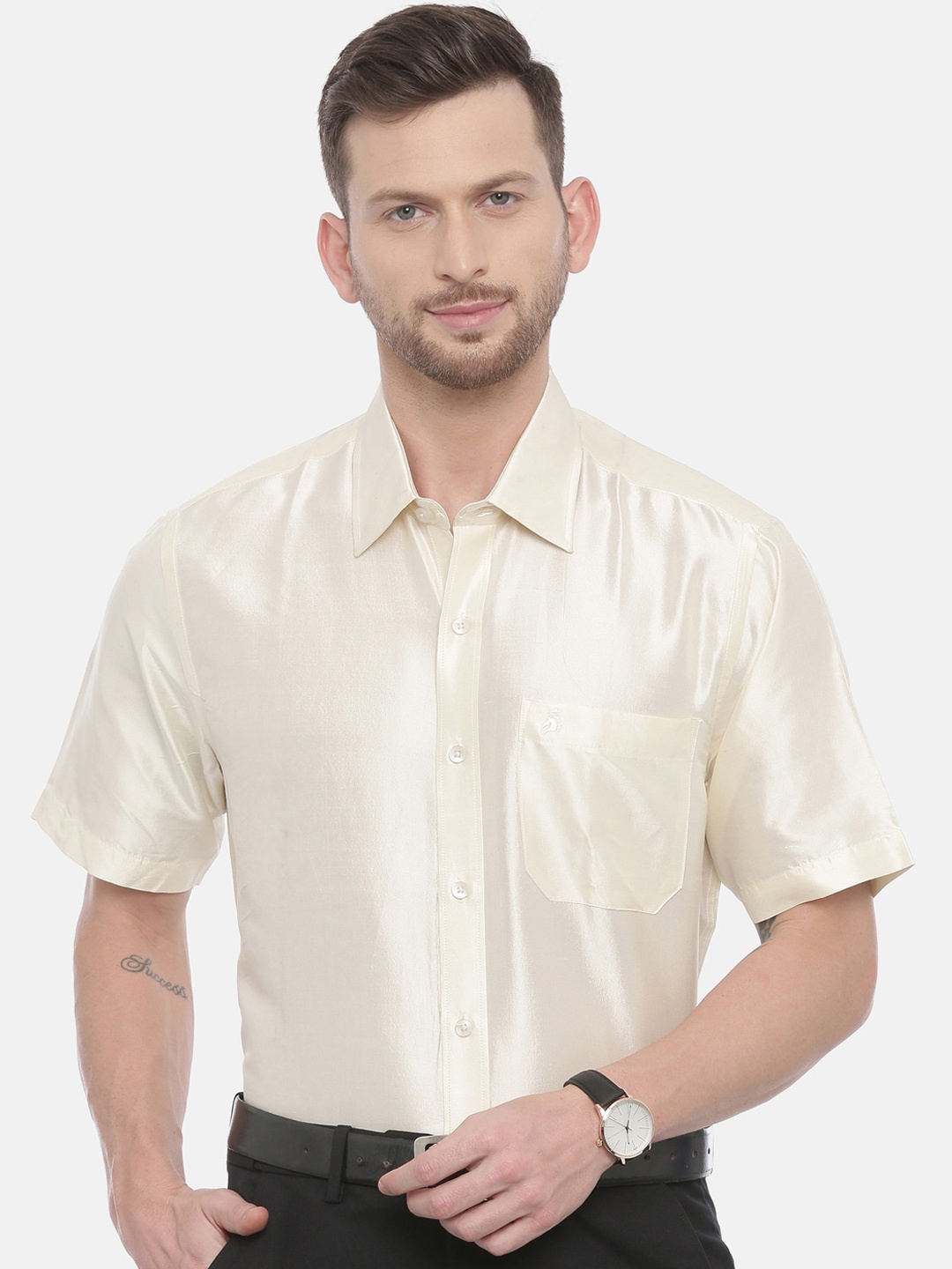 

Khoday Williams Men Off-White Regular Fit Solid Casual Shirt