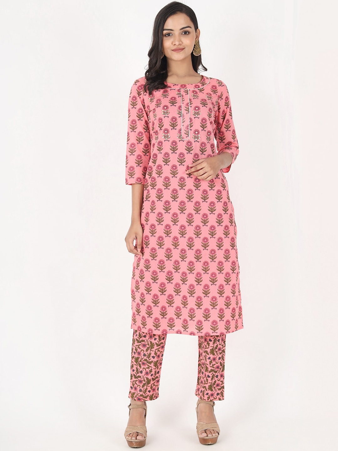 

Vbuyz Women Pink Floral Printed Kurta with Trousers