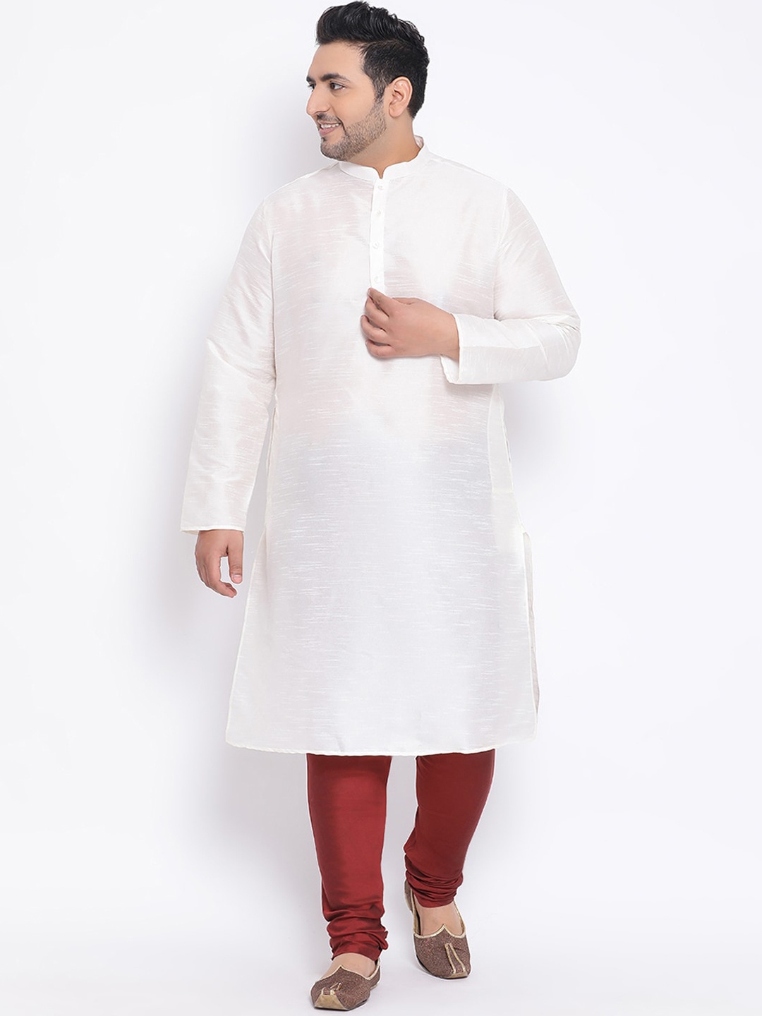 

KISAH PLUS Men White Solid Straight Kurta