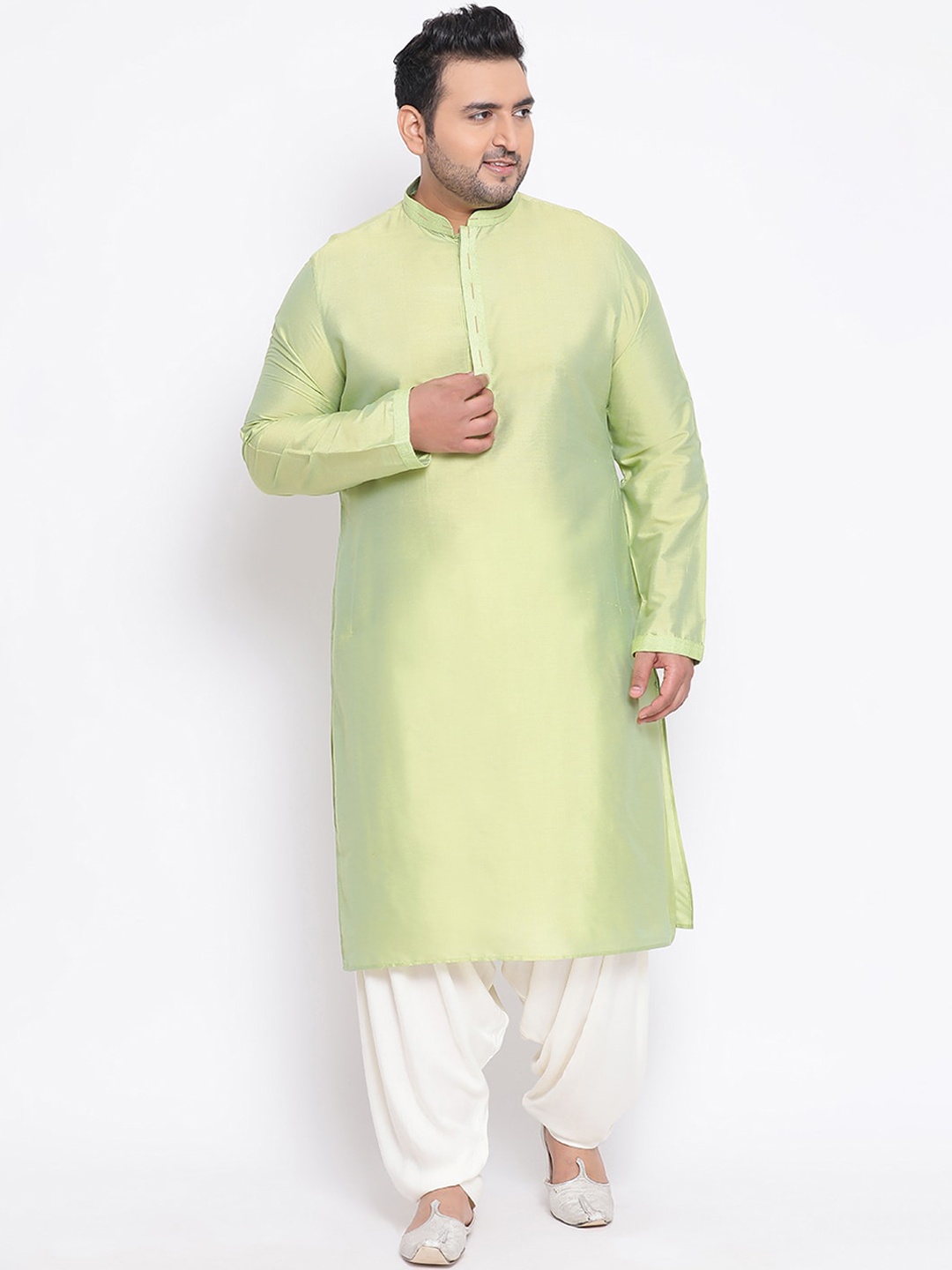 

KISAH PLUS Men Green Solid Straight Kurta