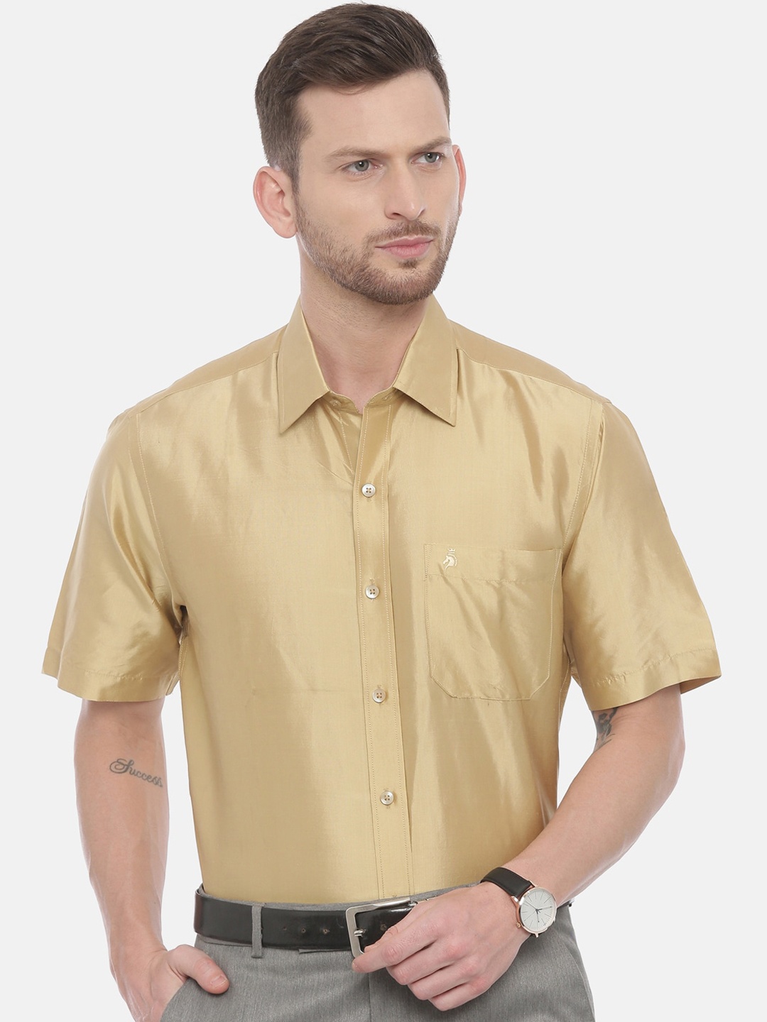 

Khoday Williams Men Gold-Toned Regular Fit Solid Casual Shirt