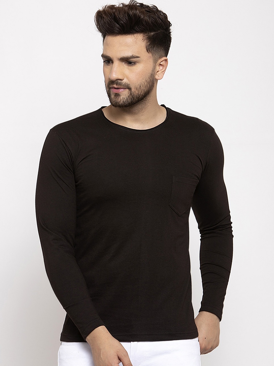 

Friskers Men Black Solid Round Neck T-shirt