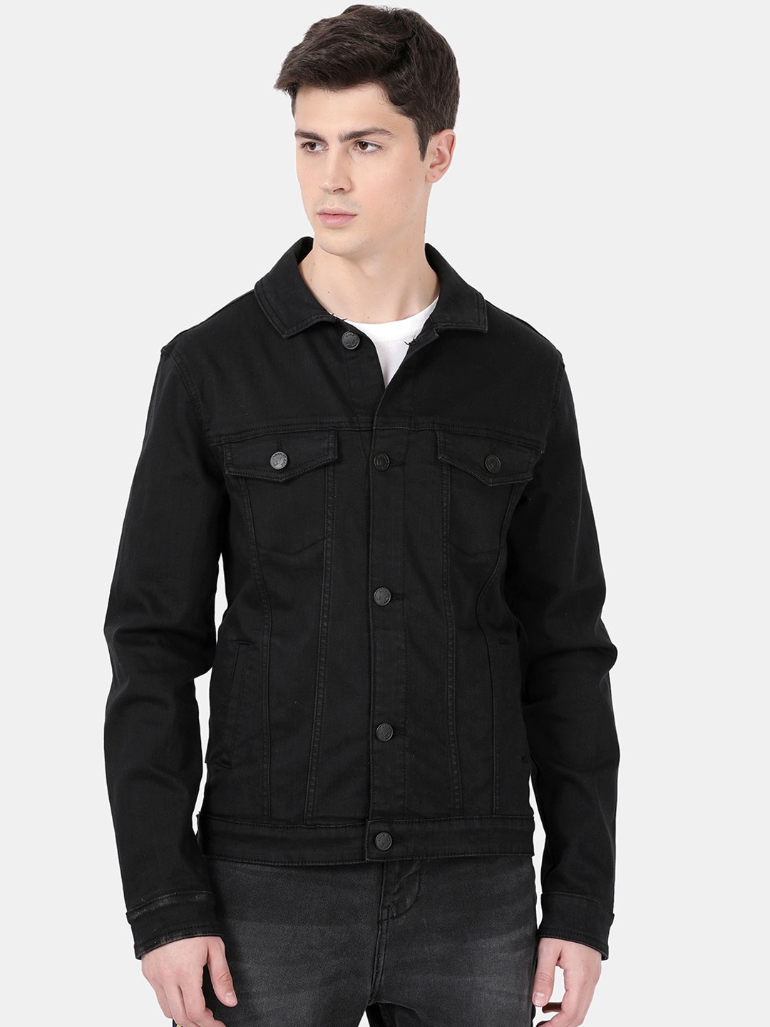 

Llak Jeans Men Black Solid Denim Jacket