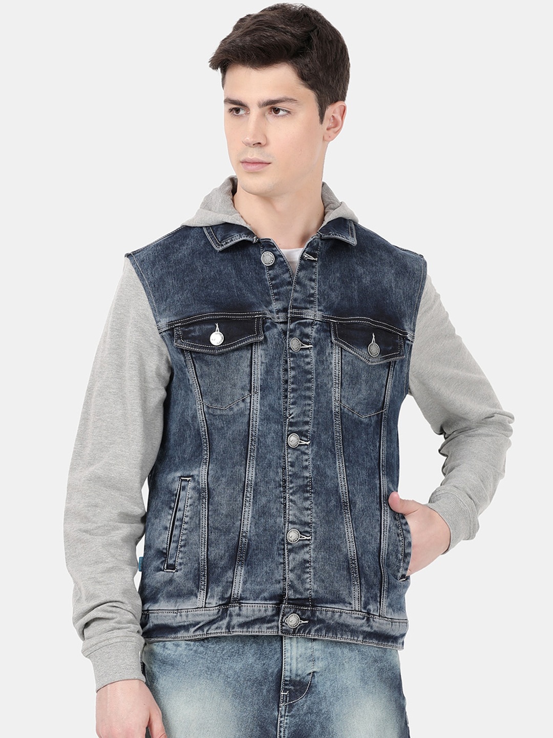 

Llak Jeans Men Blue Solid Denim Jacket