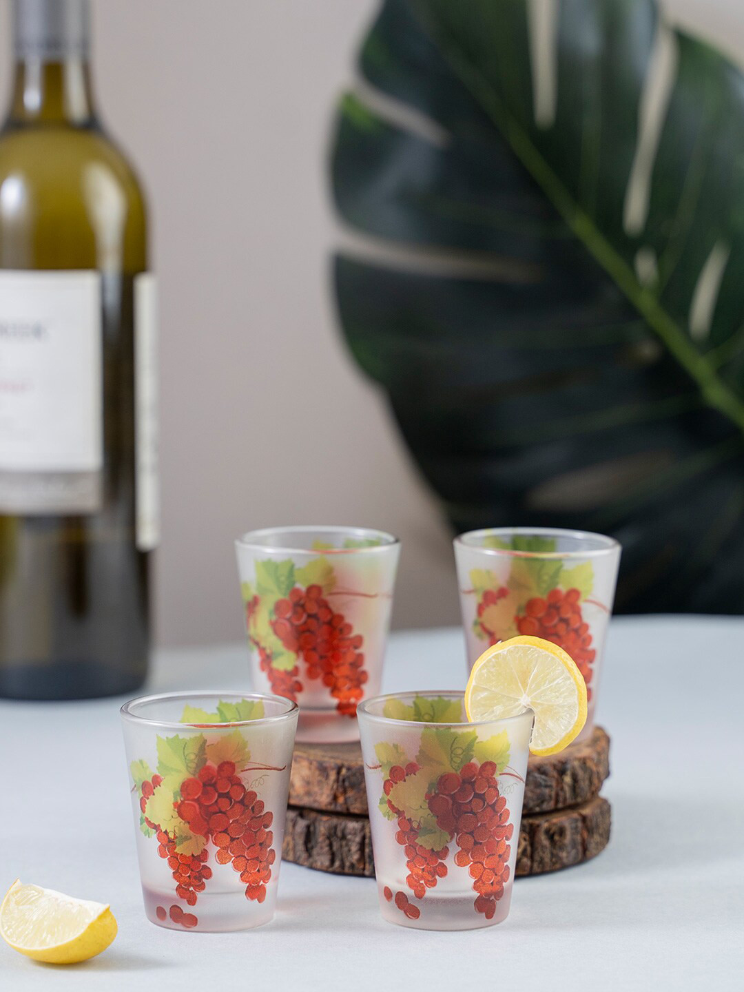 

KOLOROBIA Set Of 4 Red & Green Blushing Grapes Frosted Shot Glasses