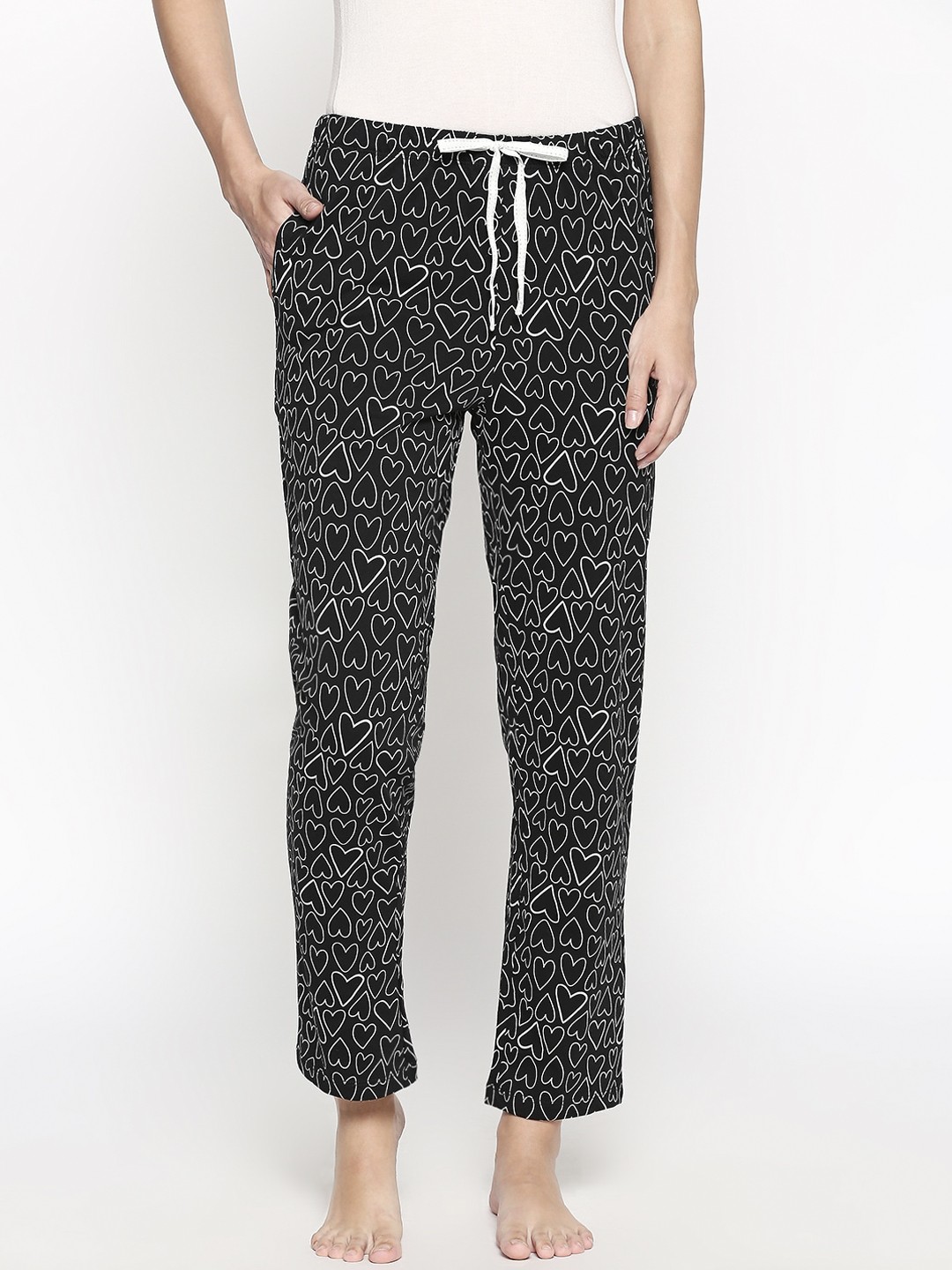 

Dreamz by Pantaloons Women Black Printed Cotton Lounge Pants