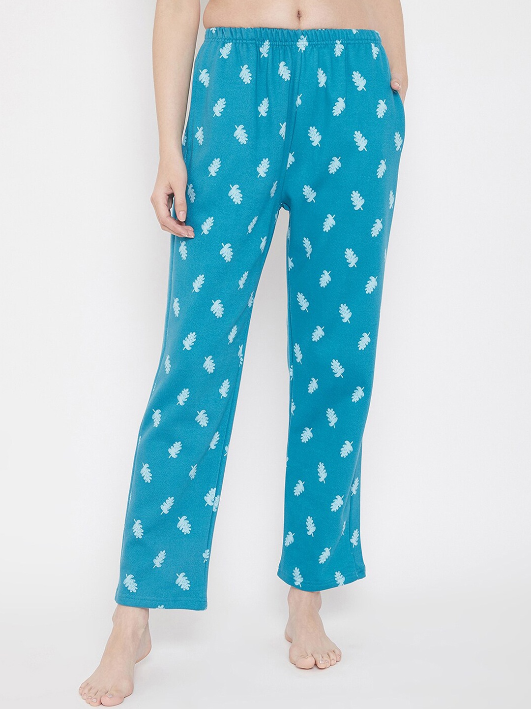 

Clovia Women Blue & White Printed Ankle-Length Lounge Pants, Turquoise blue
