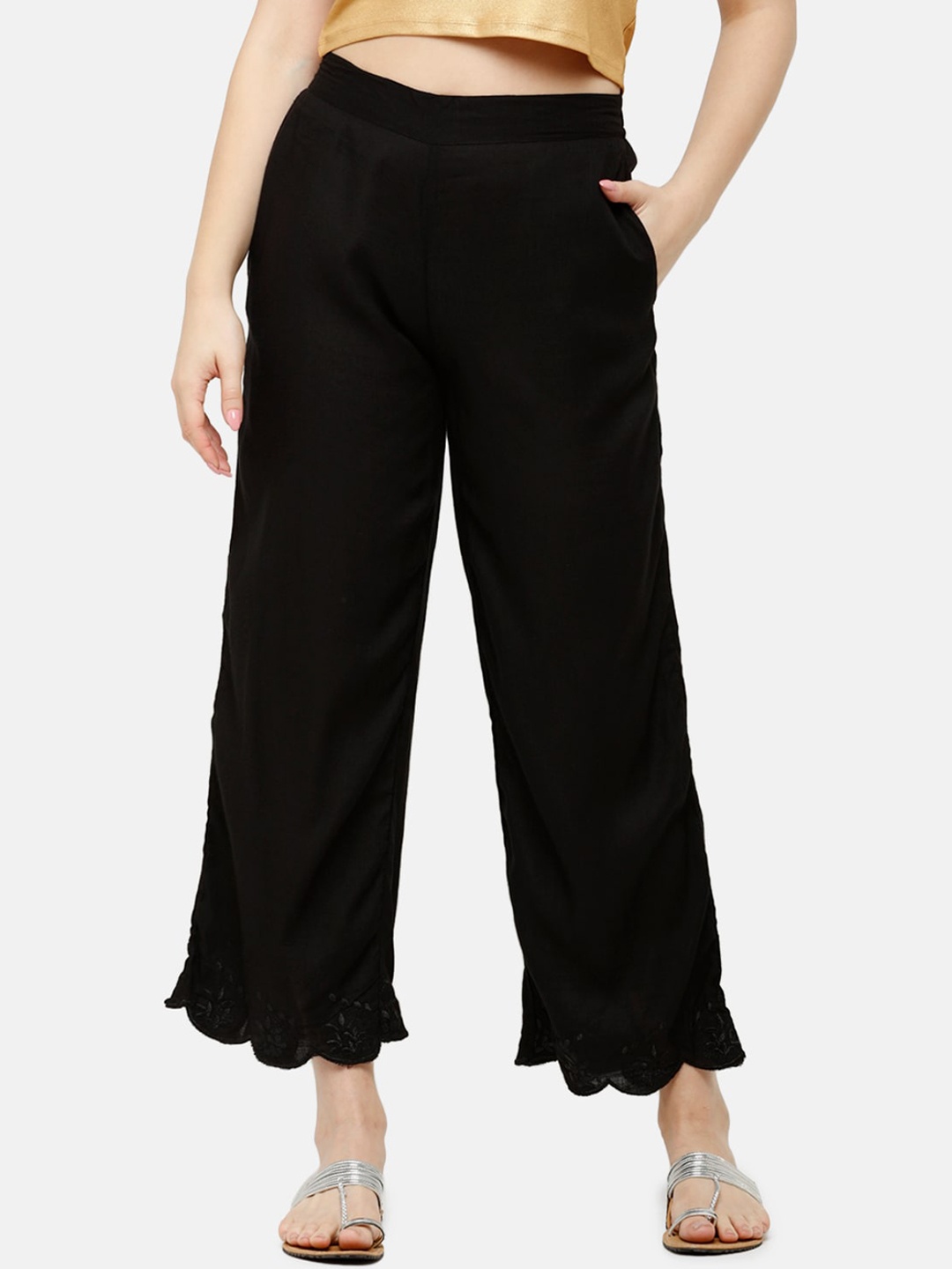 

De Moza Women Black Solid Embroidered Scalloped Hem Wide Leg Palazzos