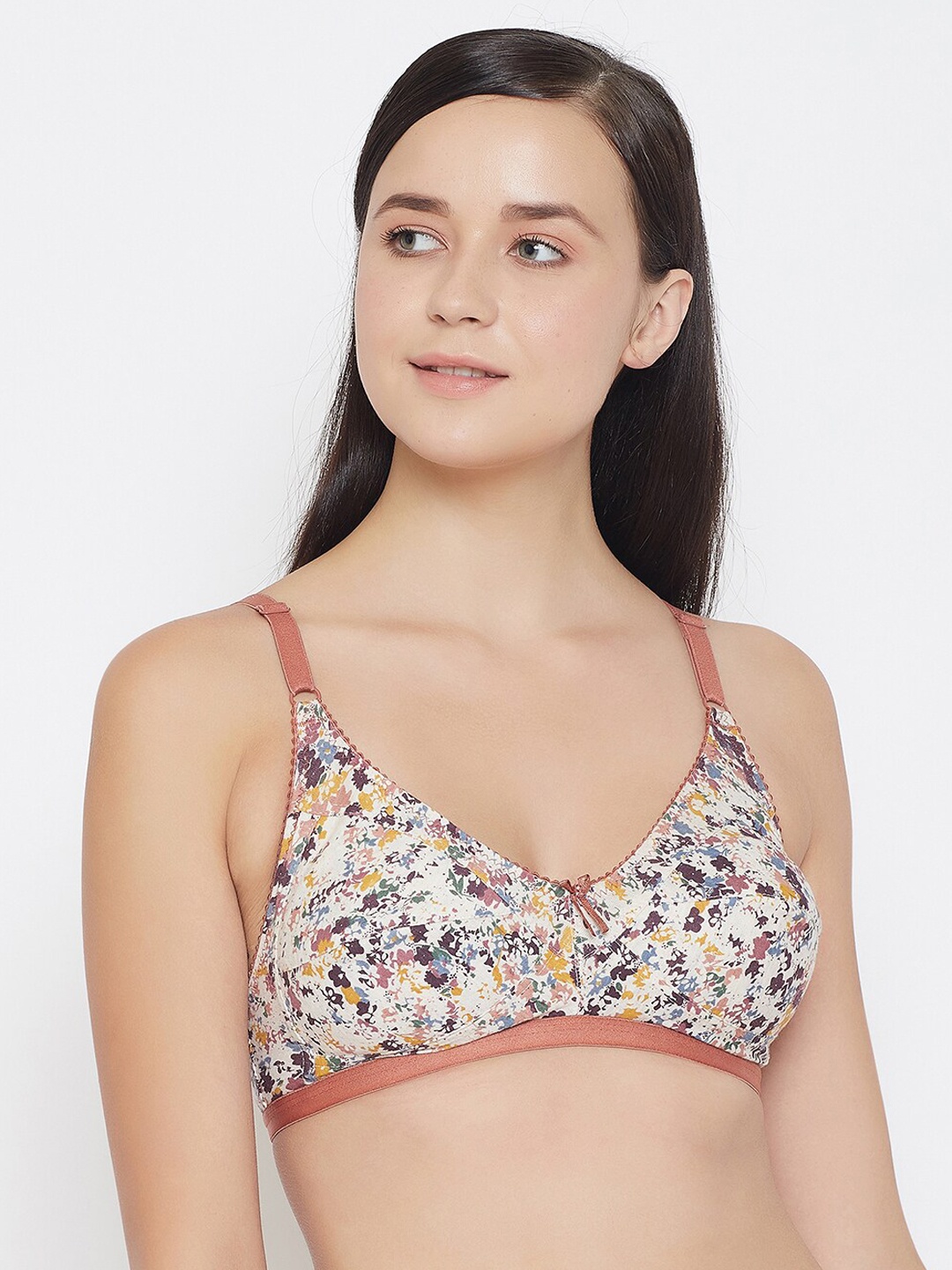 

Clovia White & Peach-Coloured Abstract Printed Non-Wired Non-Padded Everyday Bra BR0185P1932B