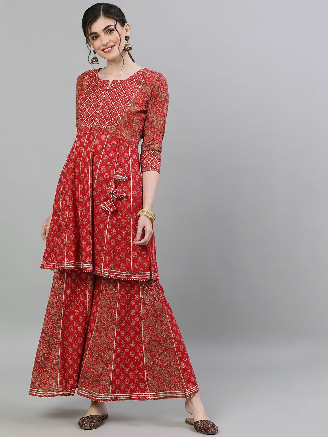 

Ishin Women Red & Green Printed Kurta with Sharara