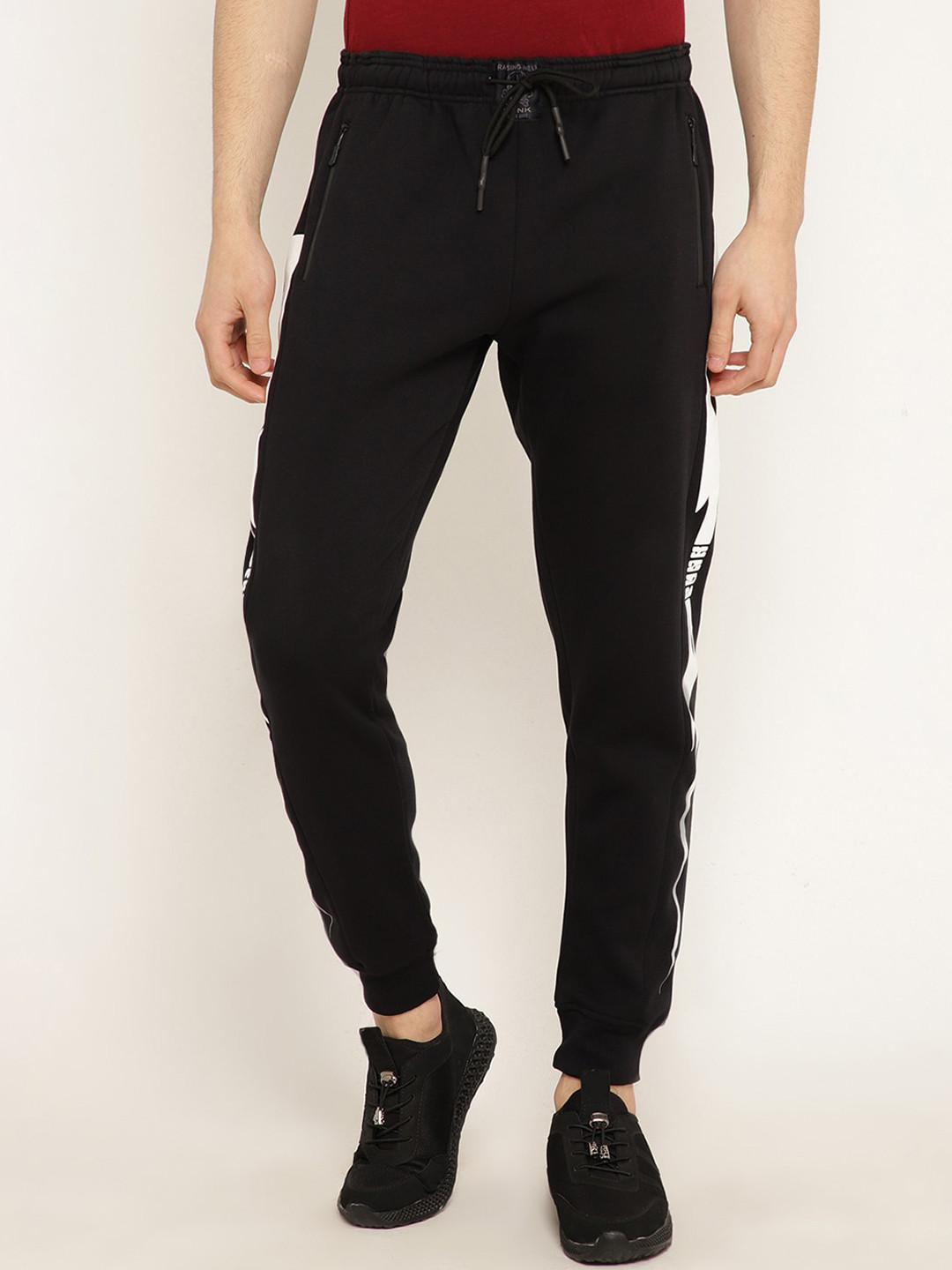 

PUNK Men Black Solid Slim-Fit Joggers