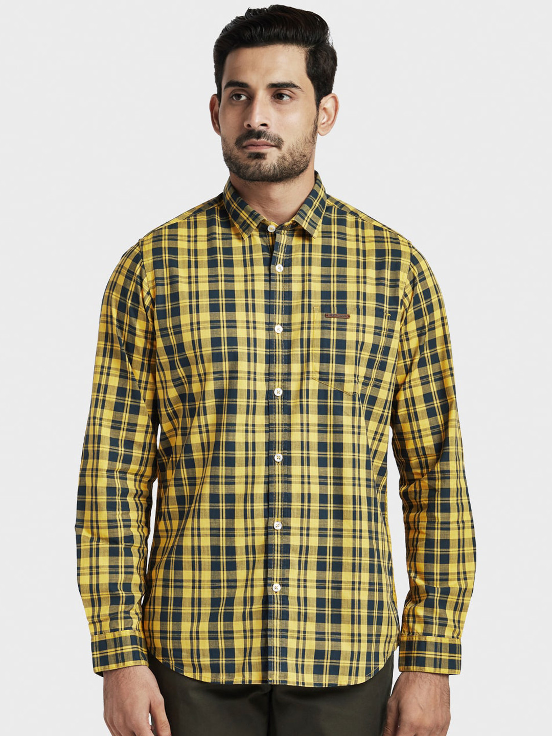 

ColorPlus Men Yellow & Navy Blue Regular Fit Checked Casual Shirt