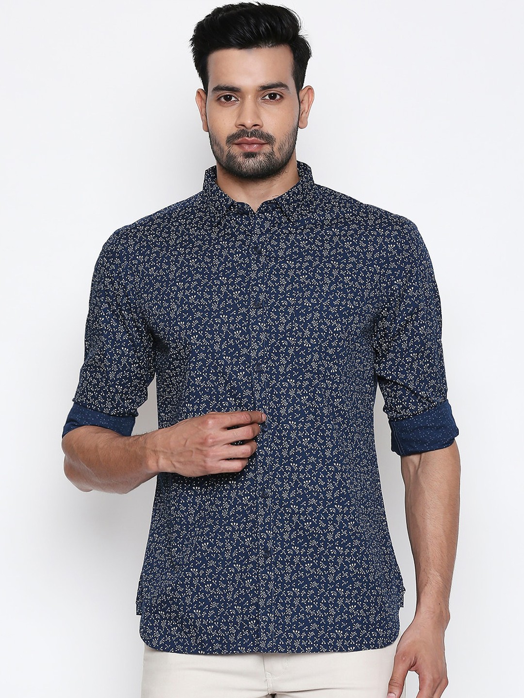 

BYFORD by Pantaloons Men Navy Blue Floral Printed Casual Shirt