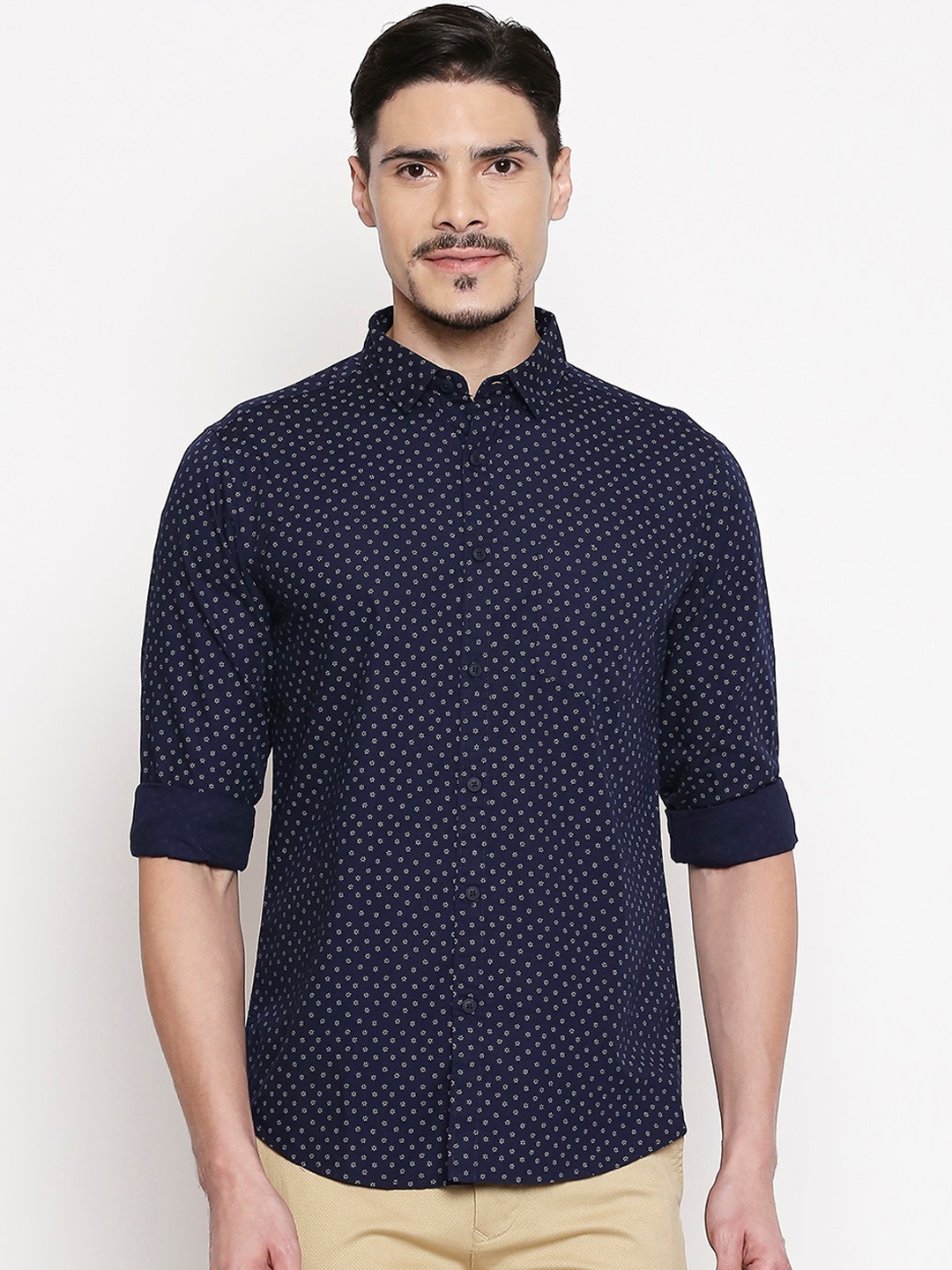 

BYFORD by Pantaloons Men Navy Blue Floral Print Casual Shirt