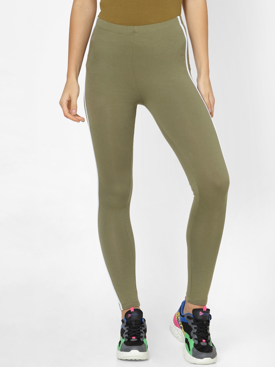 

FOREVER 21 Green Solid Ankle Length Leggings