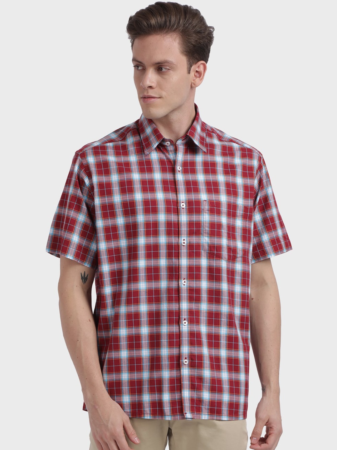 

ColorPlus Men Red Regular Fit Checked Casual Shirt