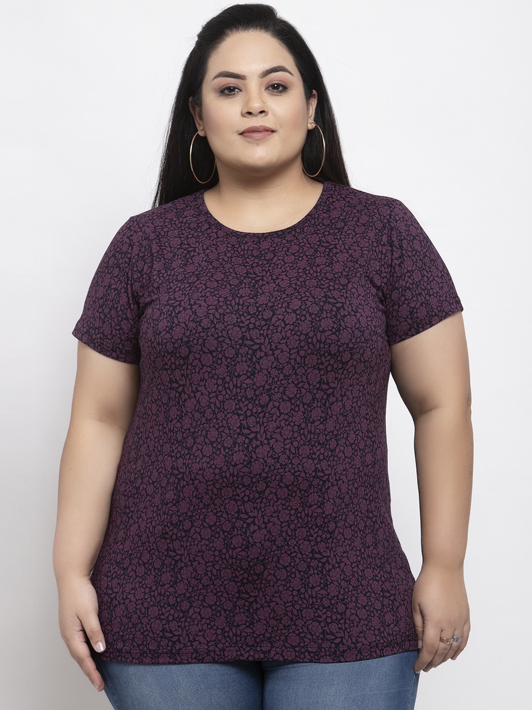 

plusS Women Black Self Design Round Neck T-shirt