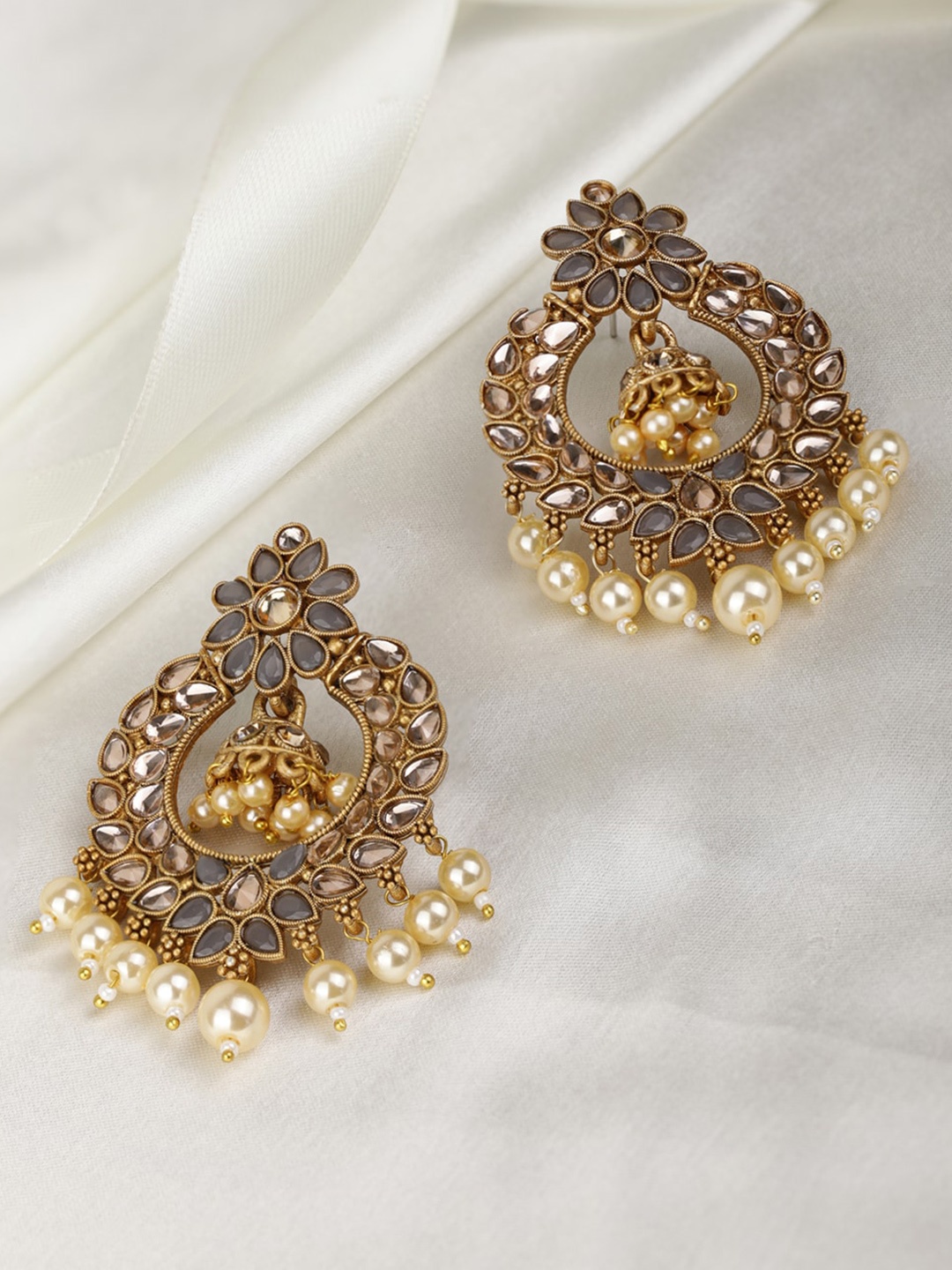 

Priyaasi Grey & Gold-Toned Contemporary Chandbalis