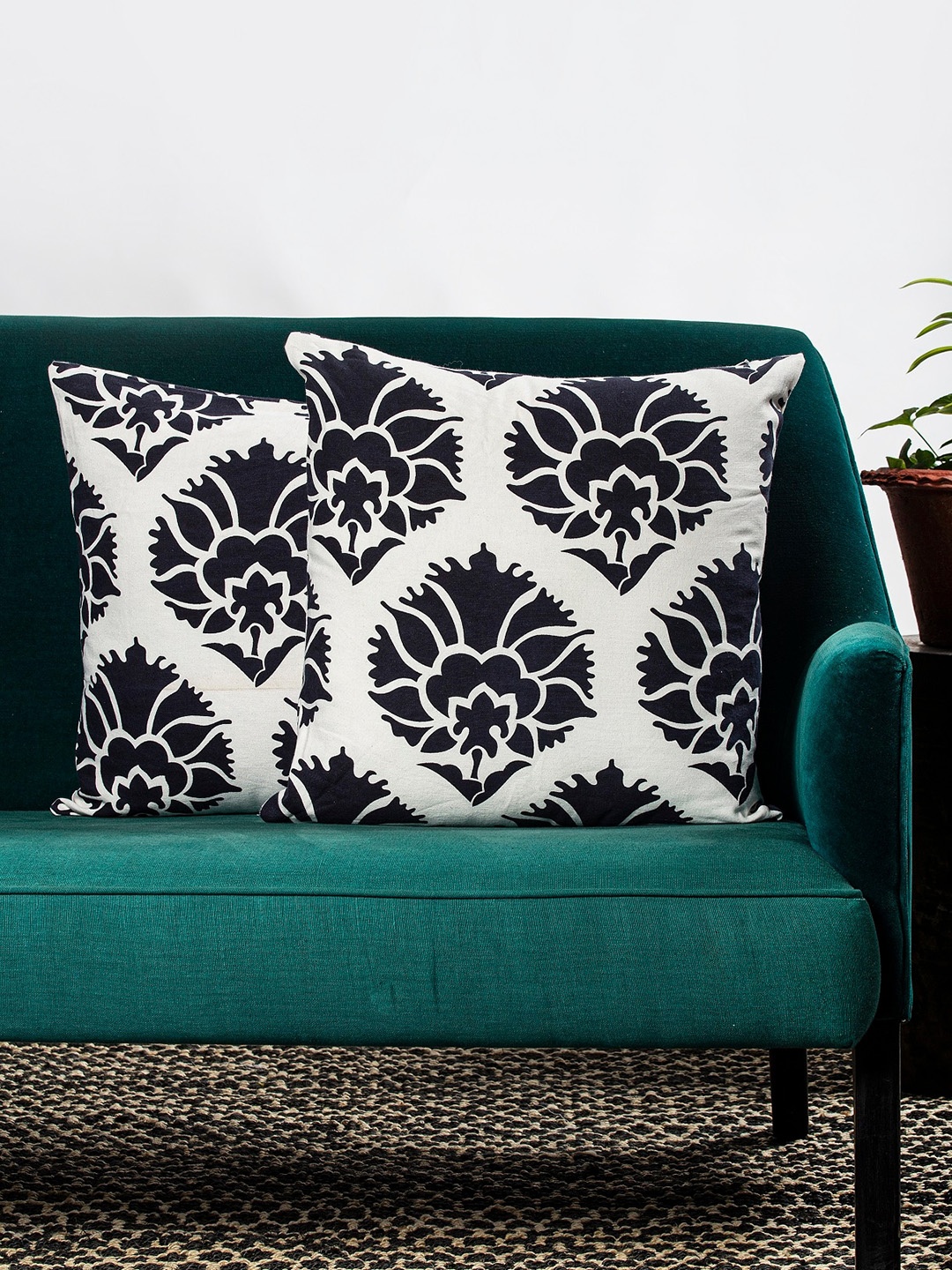 

Contrast Living Set Of 2 White & Black Ethnic Motifs Square Cushion Covers