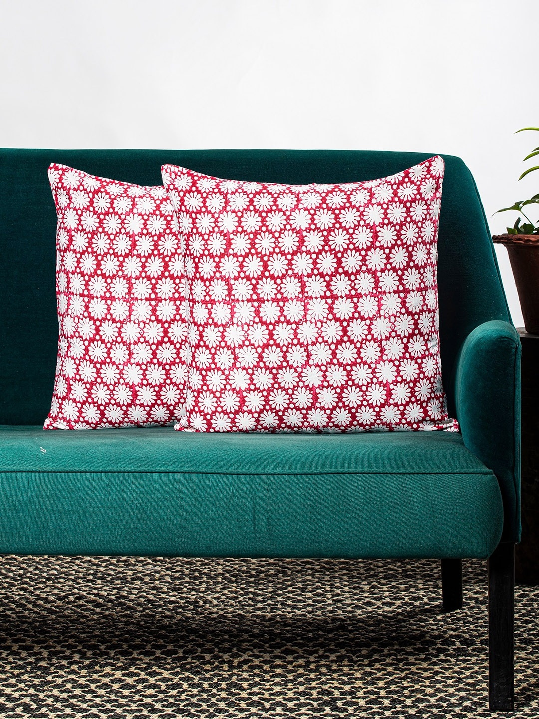 

Contrast Living Set Of 2 White & Pink Printed Square Cushion Cover