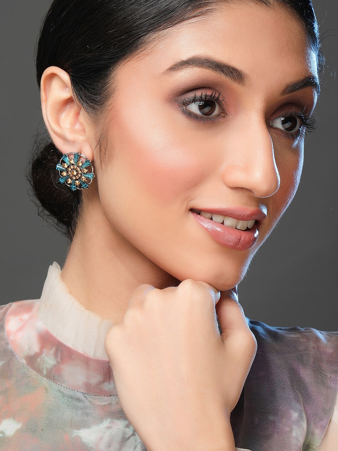 

Rubans Silver-Toned & Blue Floral Studs