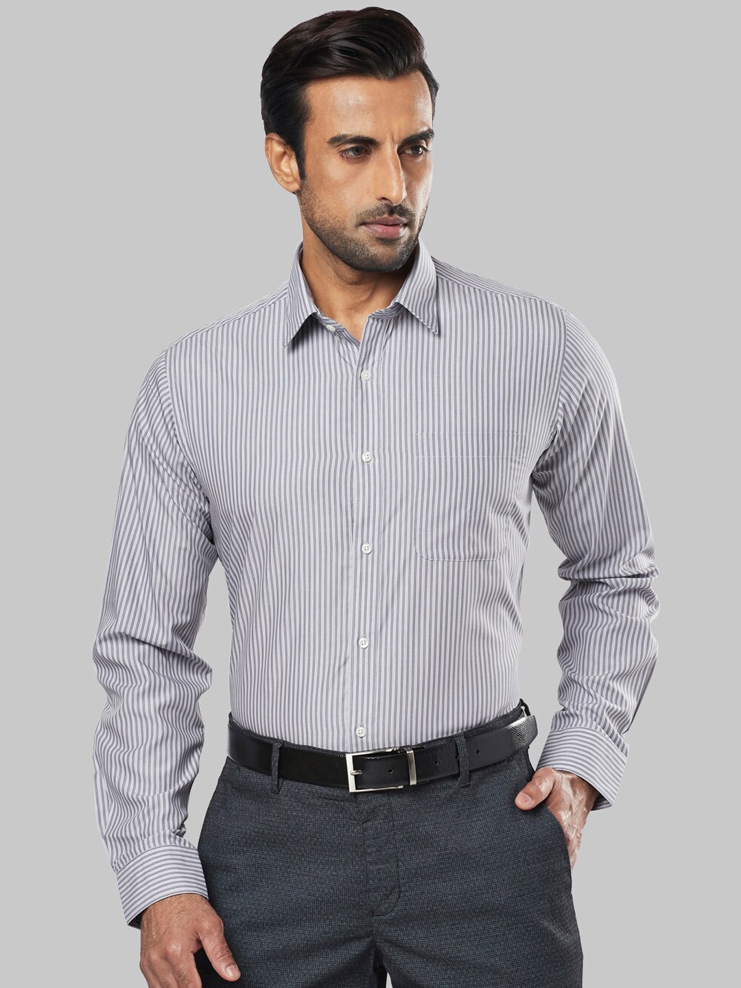 

Raymond Men Grey & Off-White Regular Fit Striped Formal Shirt