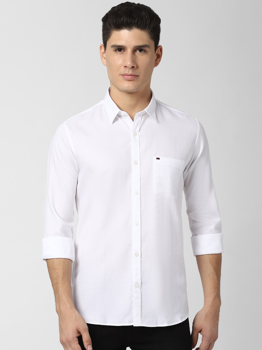 

Peter England Casuals Men White Regular Fit Solid CottonCasual Shirt
