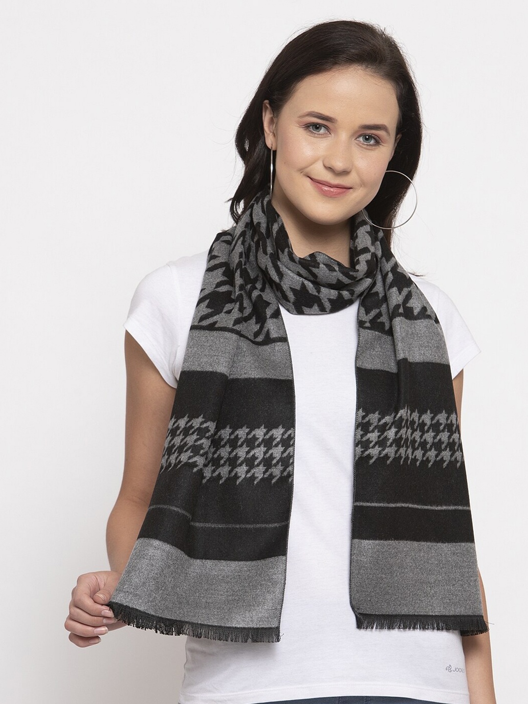 

Calvadoss Women Black Woven Design Stole