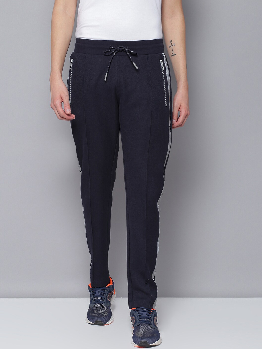 

Antony Morato Men Blue Solid Track Pants, Navy blue