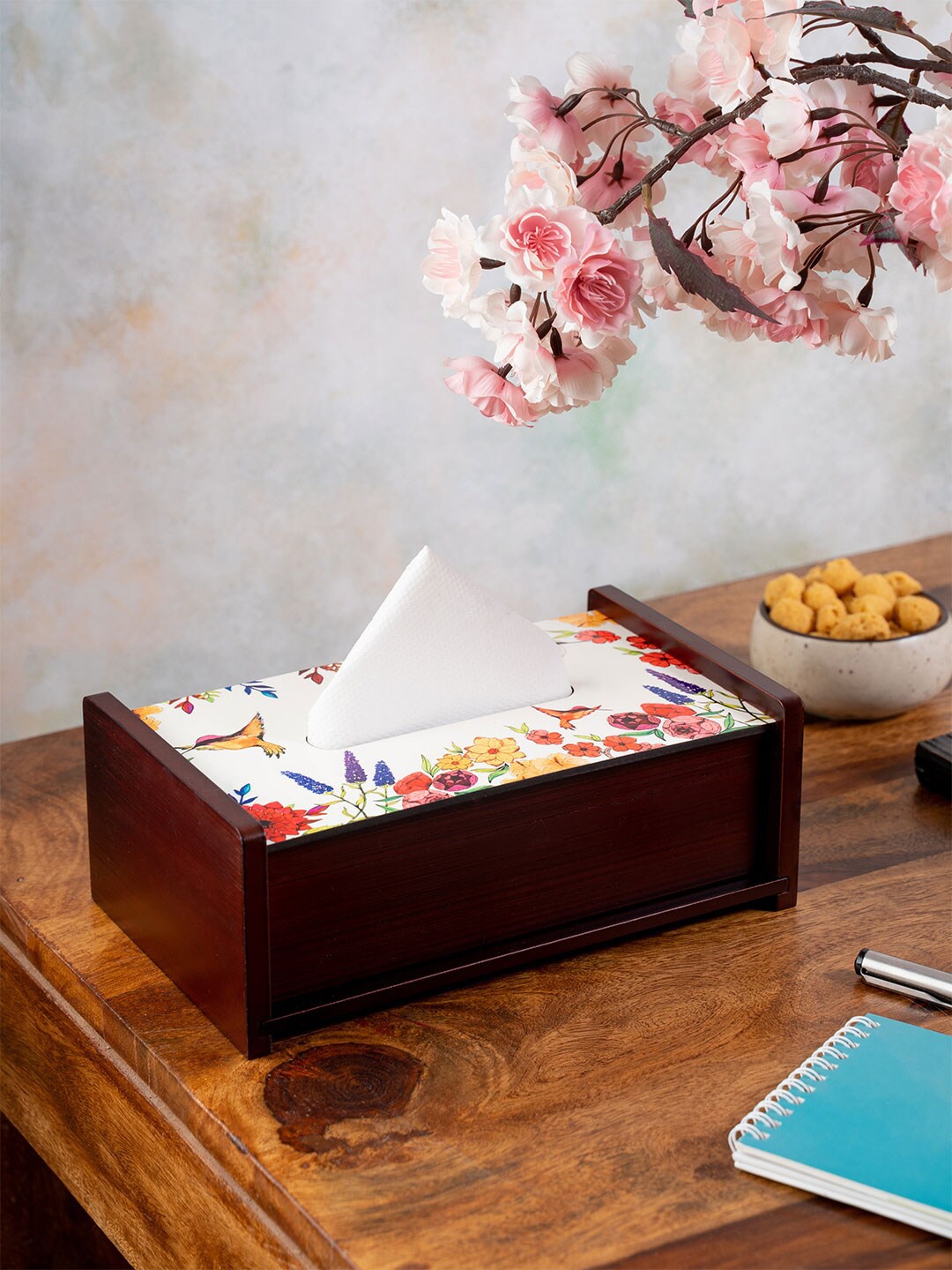

KOLOROBIA Brown & White Printed Tissue Holder