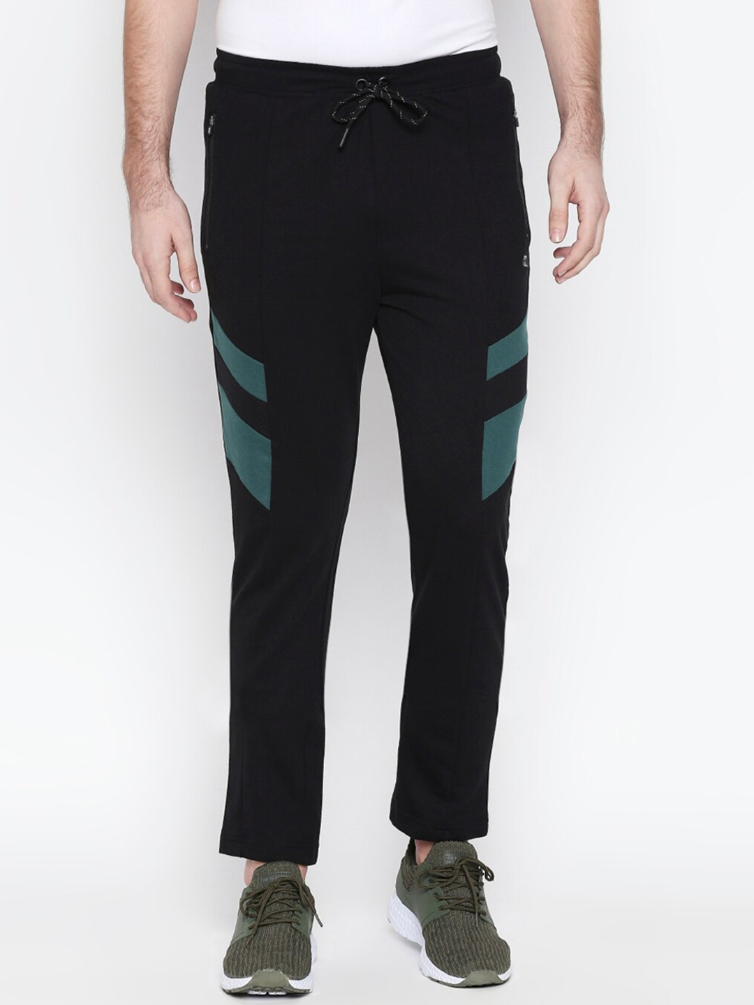 

Ajile by Pantaloons Men Black Solid Slim Fit Track Pants